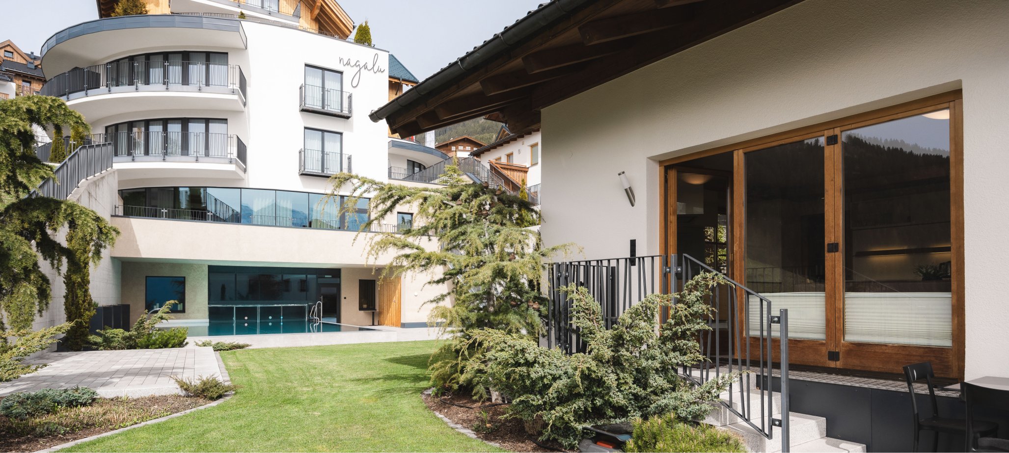 Flora Apartments